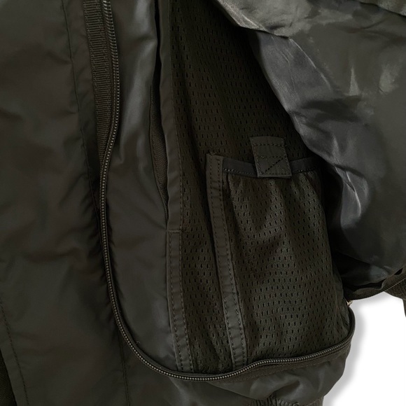 Men’s ALPHA INDUSTRIES Jacket - Picture 6 of 16